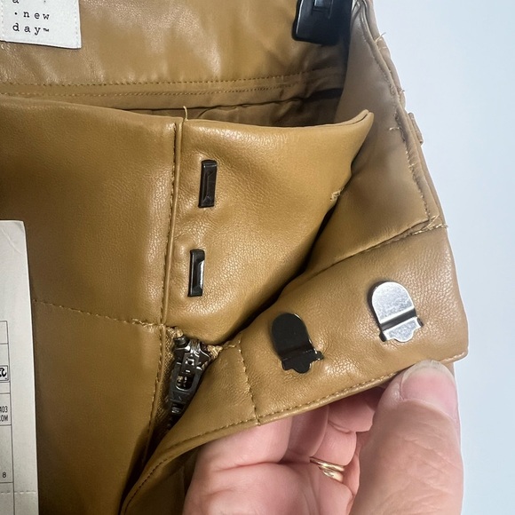 A New Day Ankle Pants - Picture 10 of 10